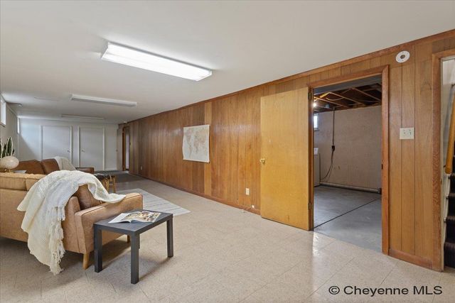 828 SUN VALLEY DR, Cheyenne, WY 82001