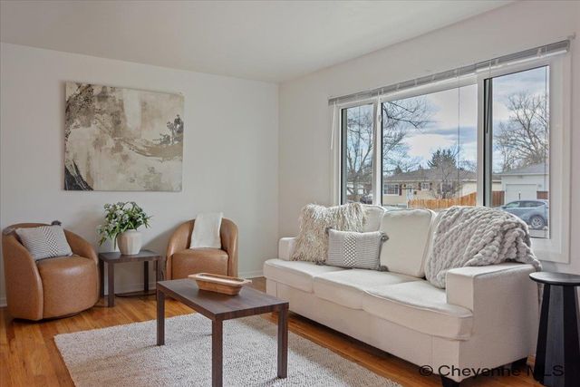 828 SUN VALLEY DR, Cheyenne, WY 82001