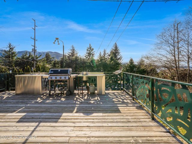 5526 N Tongass Highway, Ketchikan, AK 99901