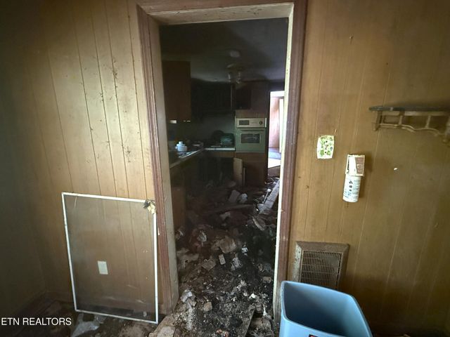 1340 Ryan Rd, Fall Branch, TN 37656