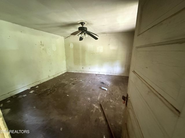 1340 Ryan Rd, Fall Branch, TN 37656