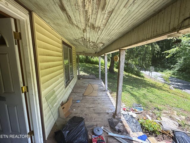 1340 Ryan Rd, Fall Branch, TN 37656