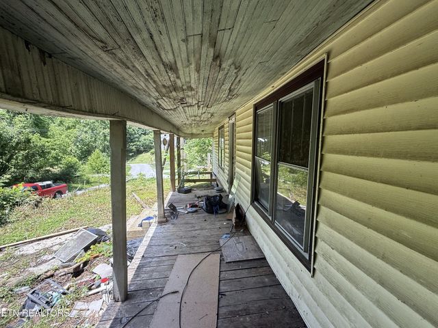 1340 Ryan Rd, Fall Branch, TN 37656