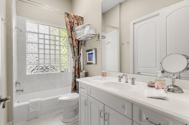 7011 Islegrove Place, Boca Raton, FL 33433