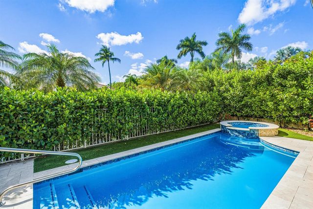 7011 Islegrove Place, Boca Raton, FL 33433