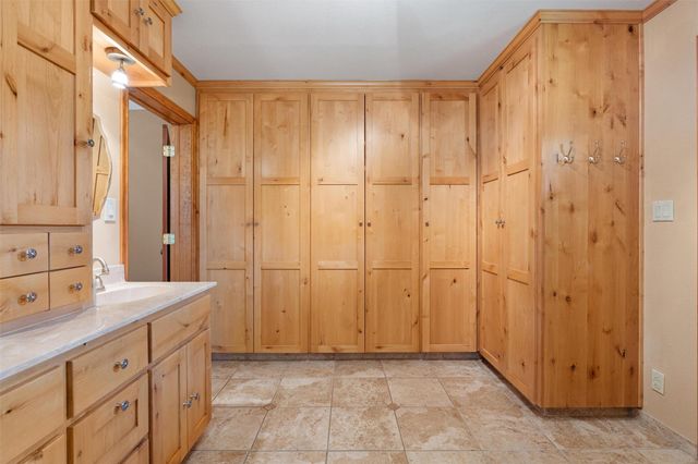 605 Oak Crest LN, Georgetown, TX 78628