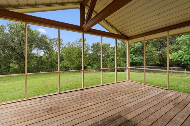 605 Oak Crest LN, Georgetown, TX 78628