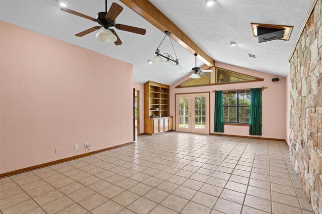 605 Oak Crest LN, Georgetown, TX 78628