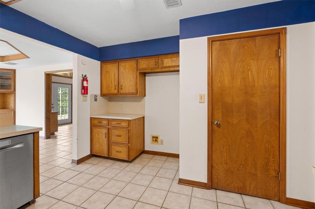 605 Oak Crest LN, Georgetown, TX 78628