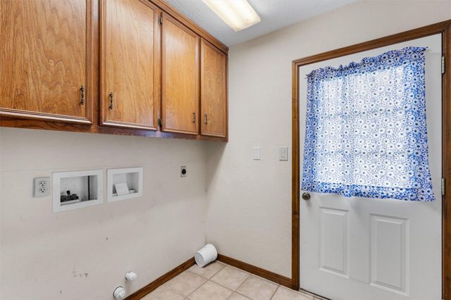 605 Oak Crest LN, Georgetown, TX 78628