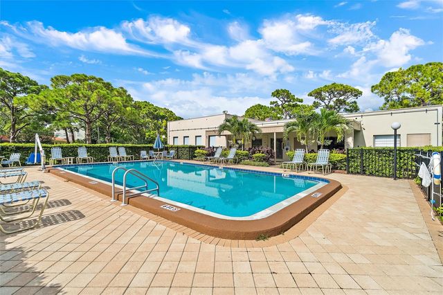 6190 80TH STREET N 403, St Petersburg, FL 33709