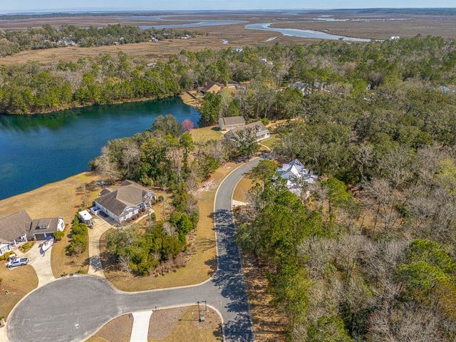 24 Bitter End Court, Waverly, GA 31565