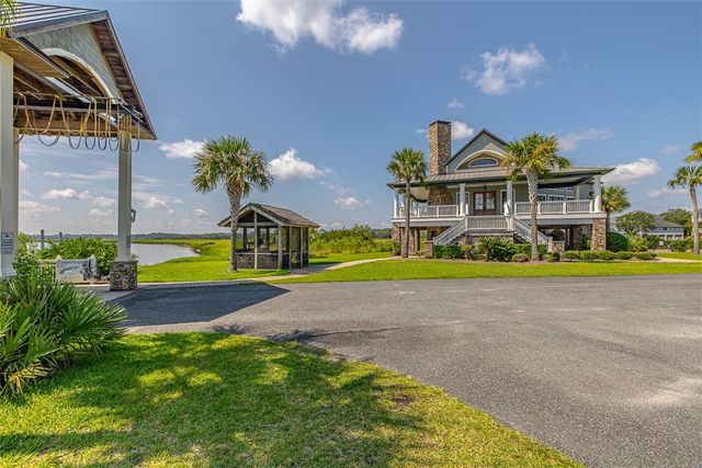 24 Bitter End Court, Waverly, GA 31565