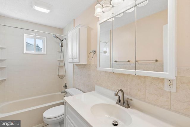 4 VEITCH CT, Baltimore, MD 21236
