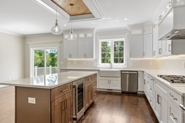 86 High St, Shrewsbury, MA 01545
