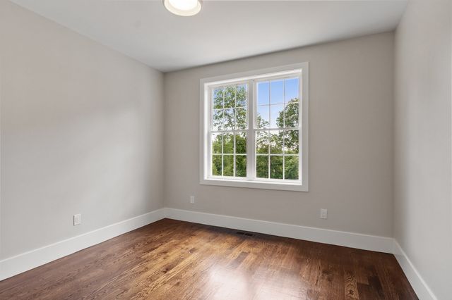 86 High St, Shrewsbury, MA 01545