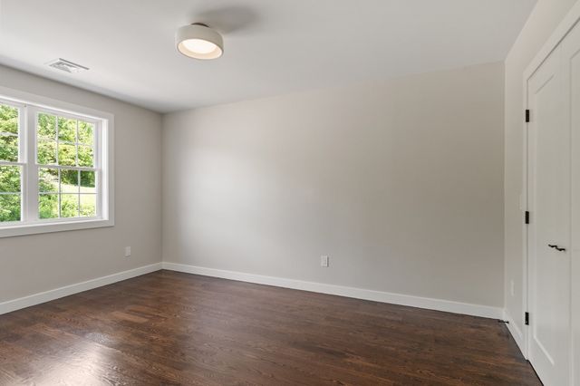 86 High St, Shrewsbury, MA 01545