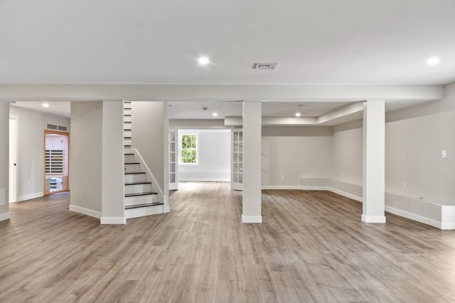 86 High St, Shrewsbury, MA 01545
