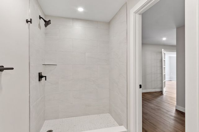 86 High St, Shrewsbury, MA 01545