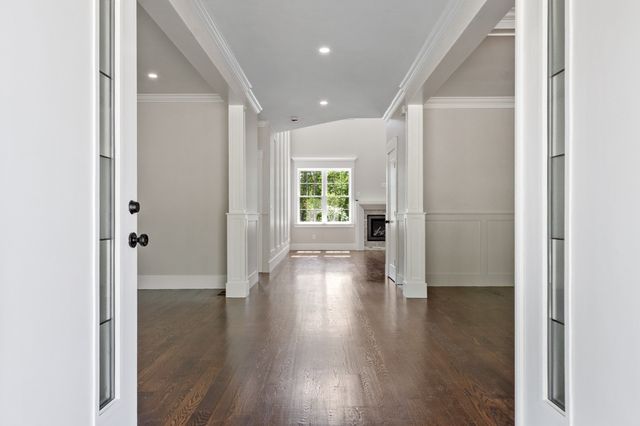 86 High St, Shrewsbury, MA 01545