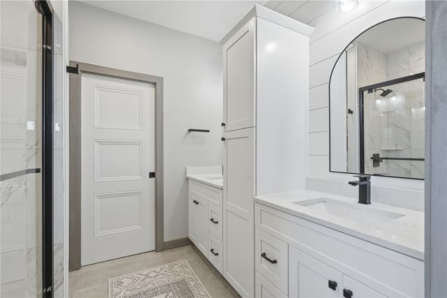 812 Old Mill Lane, Solon, IA 52333