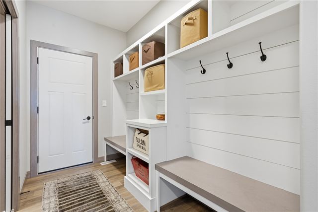 812 Old Mill Lane, Solon, IA 52333