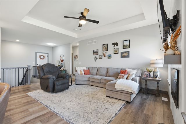 812 Old Mill Lane, Solon, IA 52333