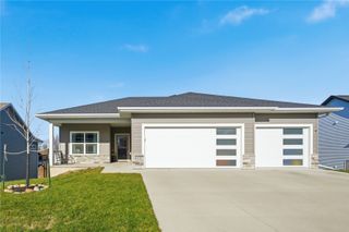 812 Old Mill Lane, Solon, IA 52333