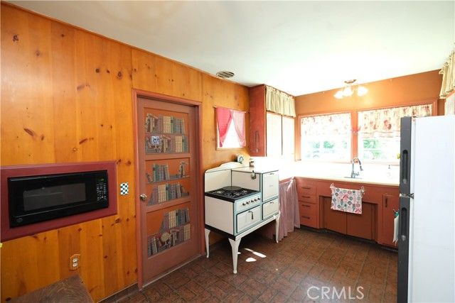 1060 Grandview, Fullerton, CA 92835