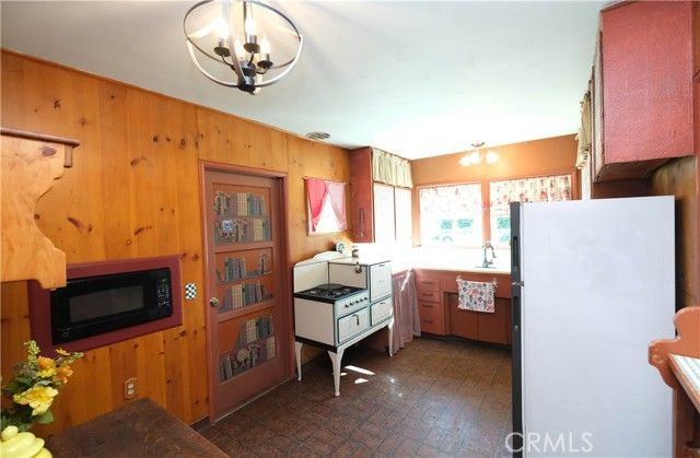 1060 Grandview, Fullerton, CA 92835