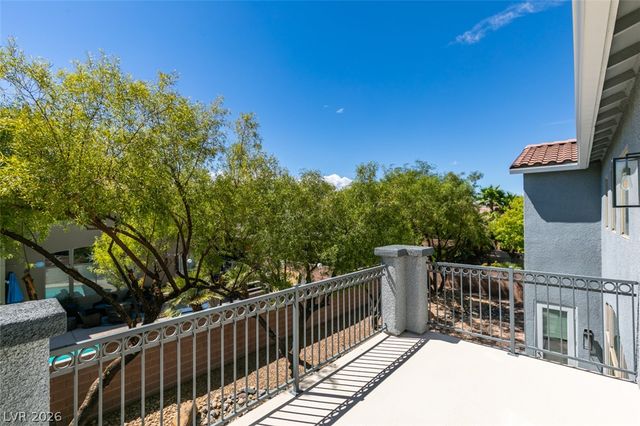 8909 Monte Oro Drive, Las Vegas, NV 89131