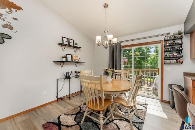 1405 N Conifer Pl Place, Sioux Falls, SD 57107