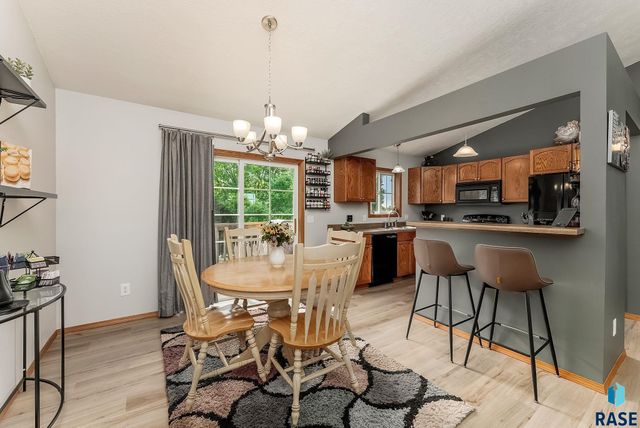 1405 N Conifer Pl Place, Sioux Falls, SD 57107