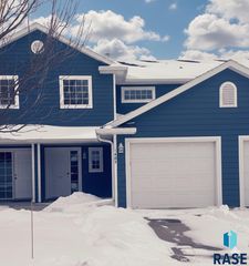 1405 N Conifer Pl Place, Sioux Falls, SD 57107