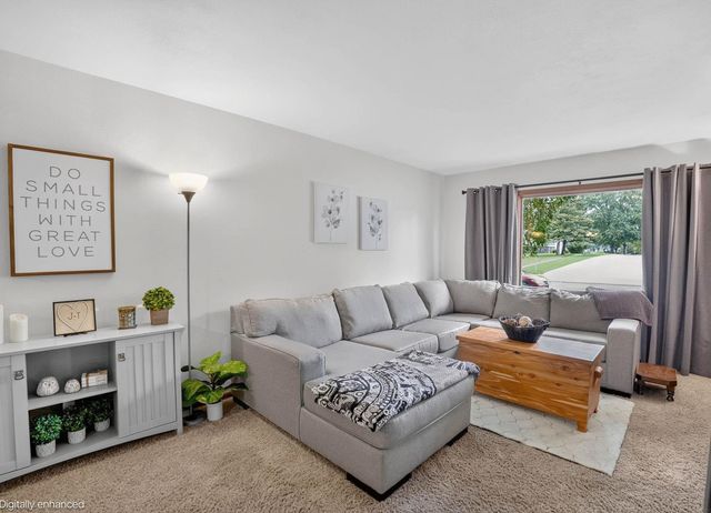 3701 Knoll Ridge, Cedar Falls, IA 50613