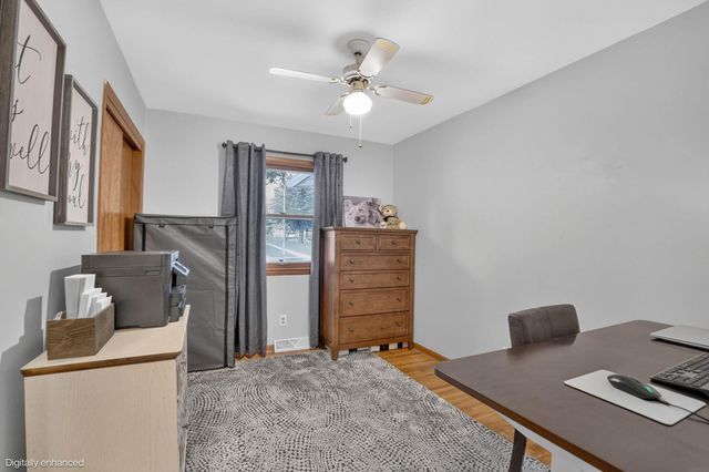 3701 Knoll Ridge, Cedar Falls, IA 50613