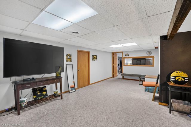 3701 Knoll Ridge, Cedar Falls, IA 50613