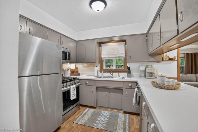 3701 Knoll Ridge, Cedar Falls, IA 50613
