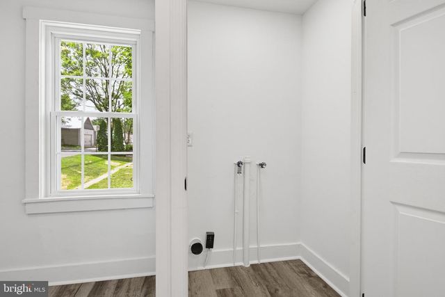 16 N LOCUST ST, Lititz, PA 17543