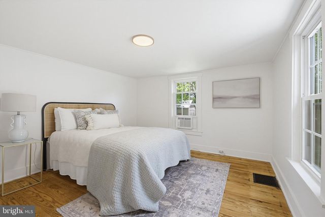 16 N LOCUST ST, Lititz, PA 17543