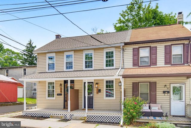 16 N LOCUST ST, Lititz, PA 17543