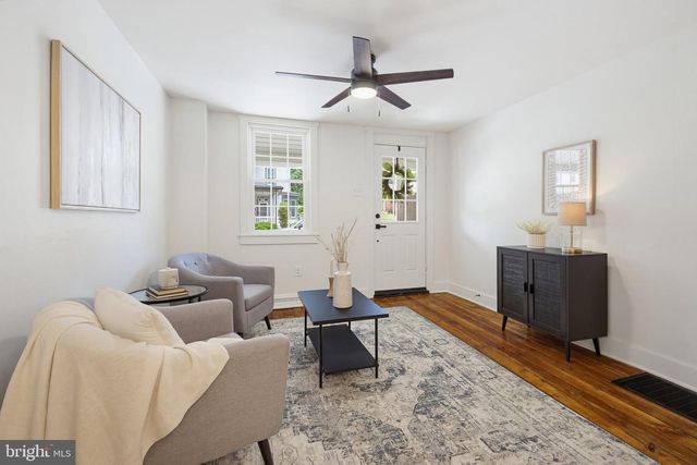 16 N LOCUST ST, Lititz, PA 17543