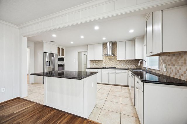 2506 Avalon Place, Houston, TX 77019