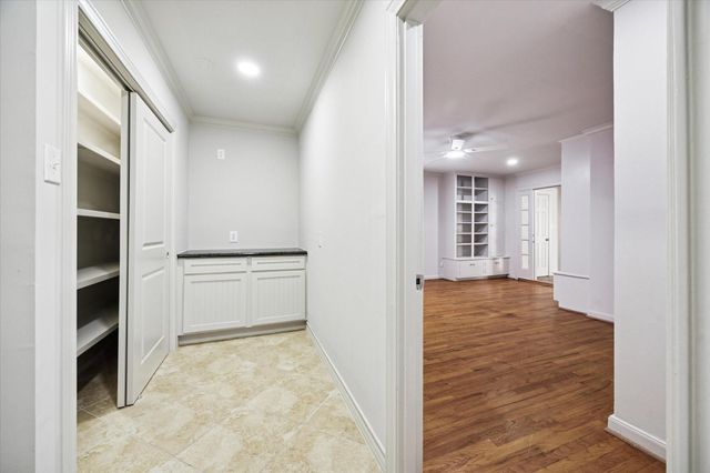 2506 Avalon Place, Houston, TX 77019