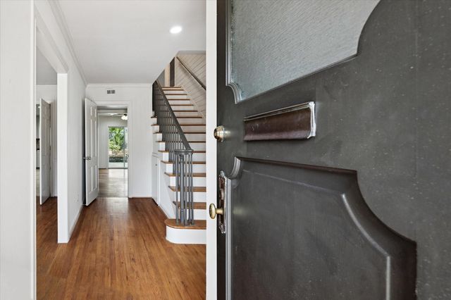 2506 Avalon Place, Houston, TX 77019