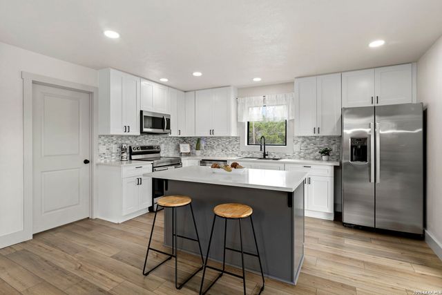 28003 Yodel Hil, San Antonio, TX 78260