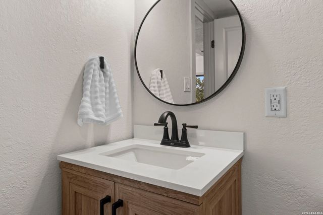 28003 Yodel Hil, San Antonio, TX 78260