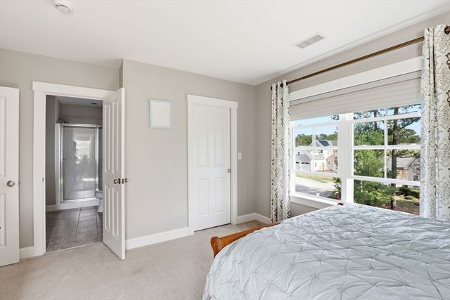 7 Green Ash Trl, Plymouth, MA 02360