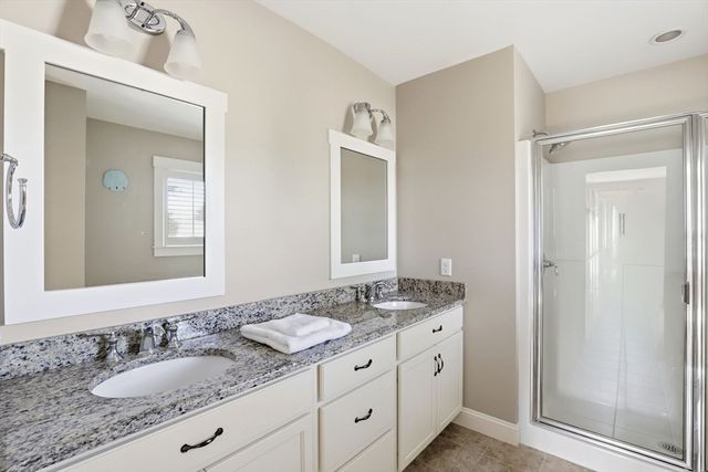 7 Green Ash Trl, Plymouth, MA 02360