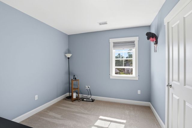7 Green Ash Trl, Plymouth, MA 02360